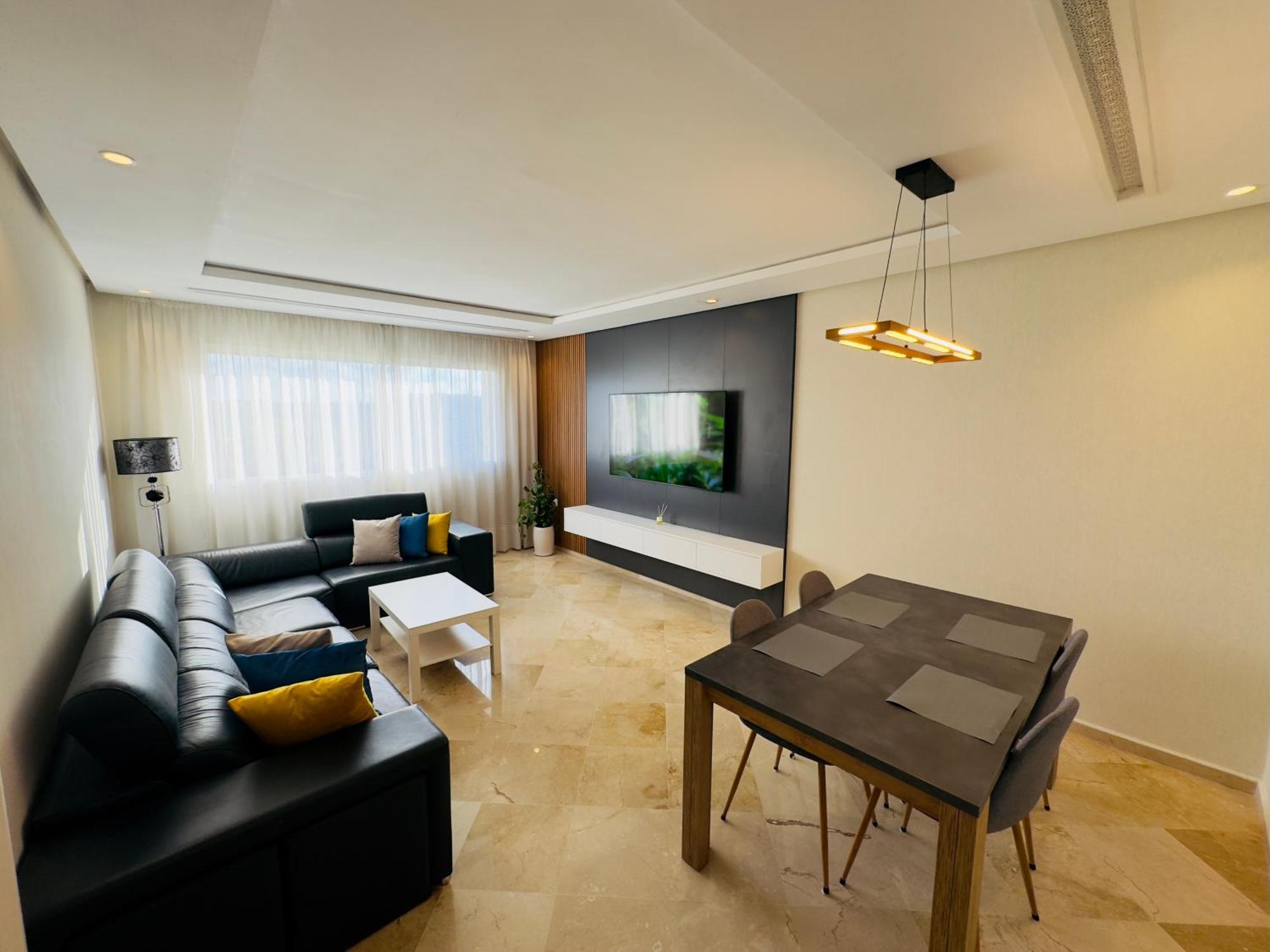 Modern 3 Bedroom In The Heart Of *