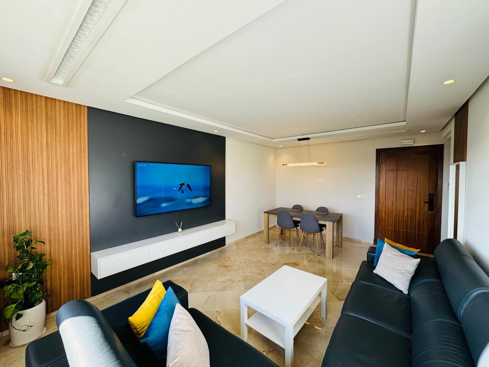 Modern 3 Bedroom In The Heart Of Apartment